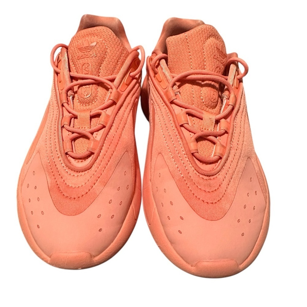 Adidas Ozelia Size 4 color Semi Coral Fusion